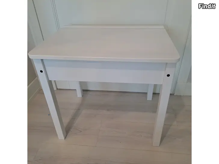 Säljes Pulpet Bord