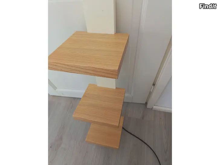 Säljes Vägghylla