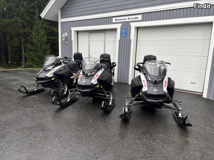 Säljes Ett parti Ski-Doo Renegade 600ACE 4-takt-2021 Med moms