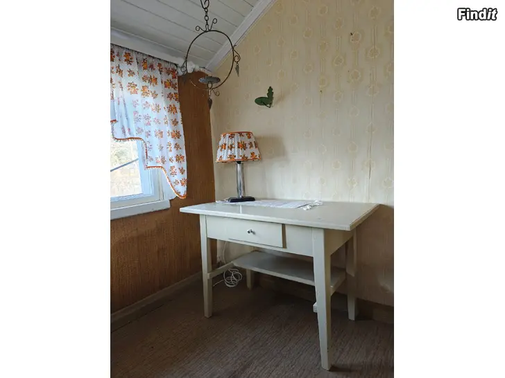 Myydään Gammalt trä bord