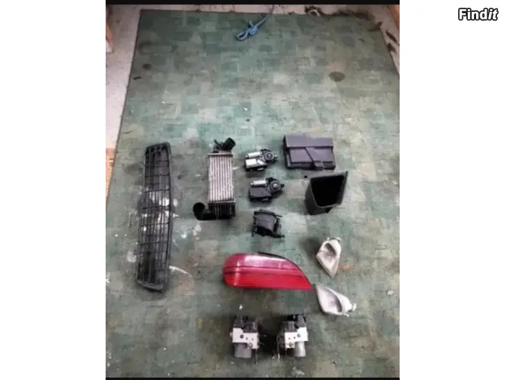 Myydään Välijäähdytin lasinnostimen moottori akkukotelonkanssi