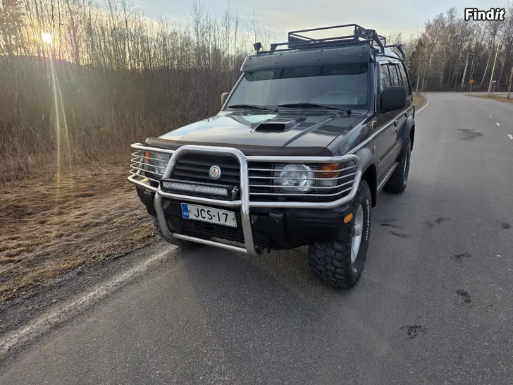 Myydään Mitsubshi pajero 2.8tdi automaatti