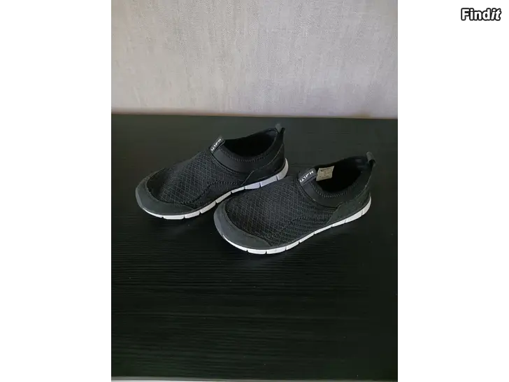 Säljes Halti skor storlek 35