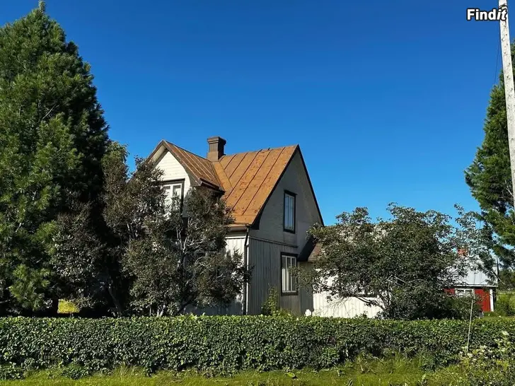 Säljes Vacker fastighet i Petalax på Västervägen till salu