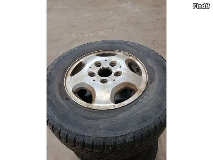 Myydään MB Sprinter talvirenkaat