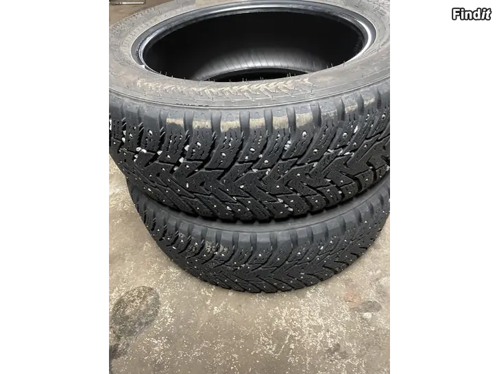 Myydään 215/60/16 SUV nokia hakkapelitta8