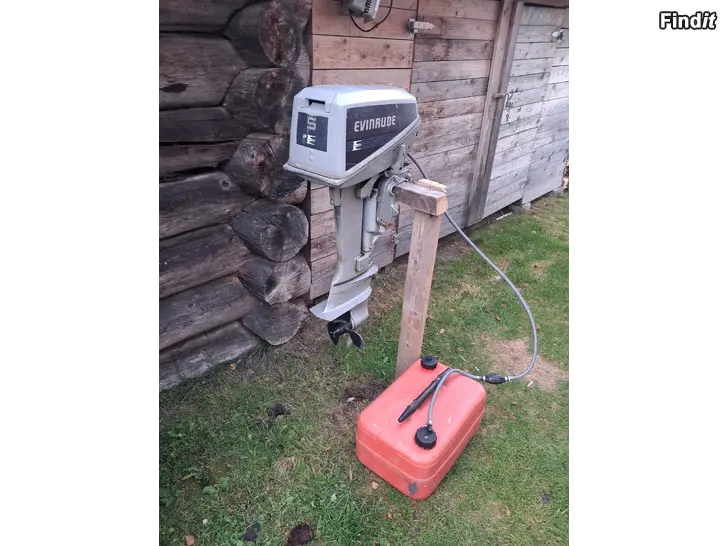Säljes Nyservad Evinrude 5hk lång rigg