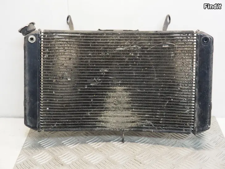 Myydään MP jäähdyttäjä 422080-9311 Denso Radiator