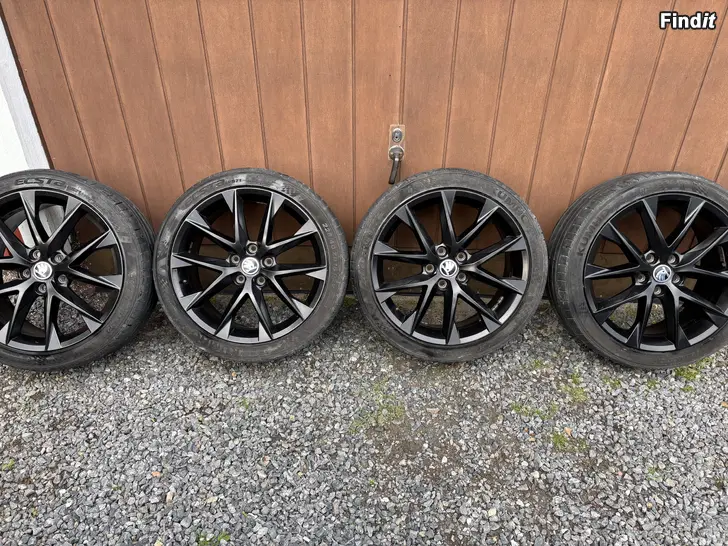 Säljes Snygga 18 Seat / Skoda / VW Ronalfälgar