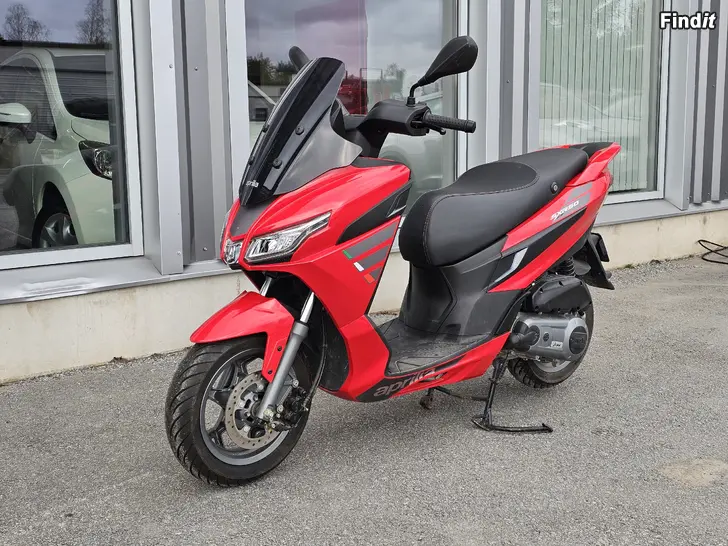 Säljes Aprilia SXR50 mopedskoter 2023