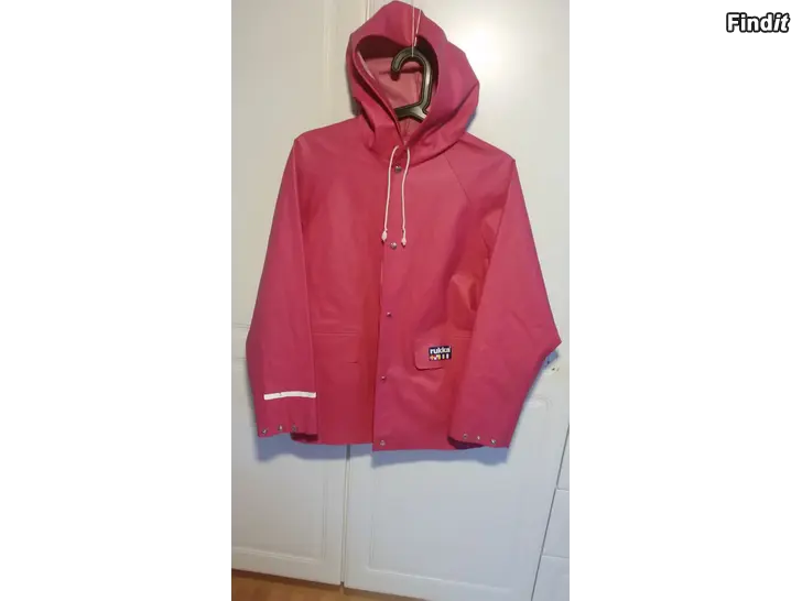 Myydään Sadetakki Rukka koko 158  -10e