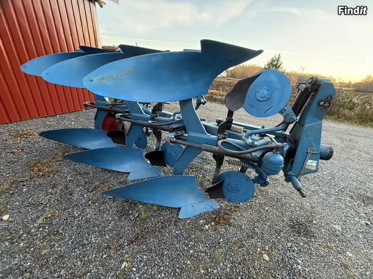 Säljes Agrolux 3 skär Växelplog med förplogar