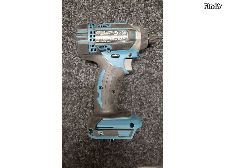 Myydään Makita DTD152 iskevä akkuruuvinväännin