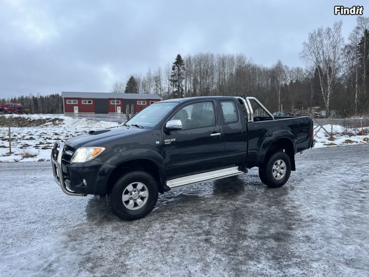 Myydään Toyota Hilux D4D 2.5 Extra Cab