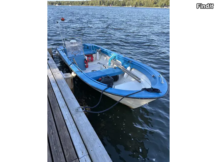 Myydään Kulla 480  ja traileri