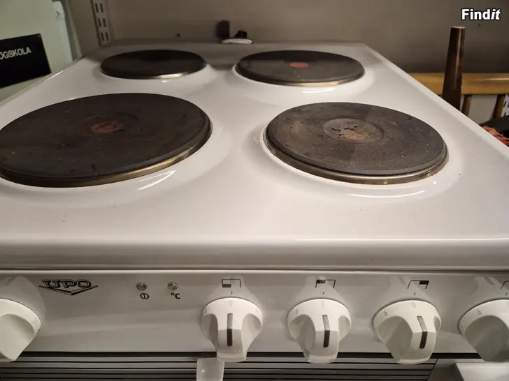 Myydään Upo 50 cm liesi valurautalevyillä