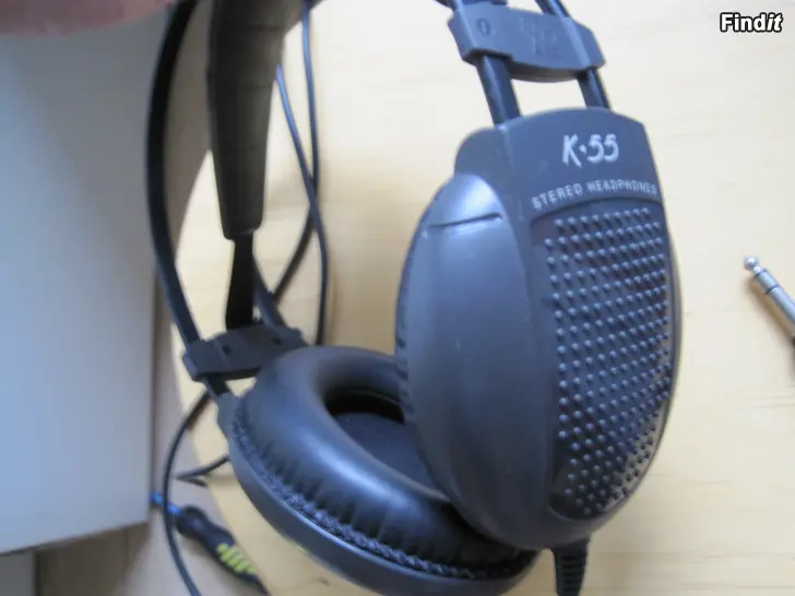 Myydään AKG K 55