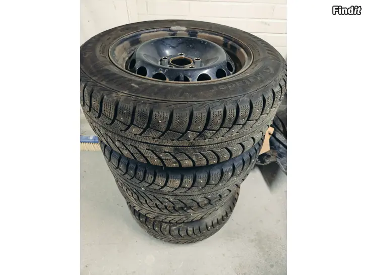 Myydään Vinterdäck 15 tum