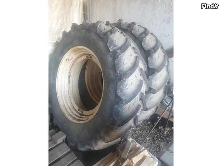 Säljes 460/85r38 Däck med fälgar 18.4-38