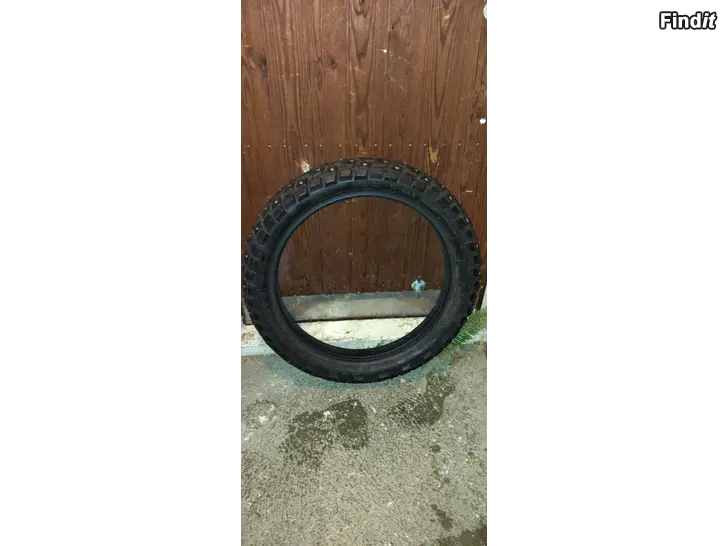 Myydään Metzeler 110/80-18 Nastarengas