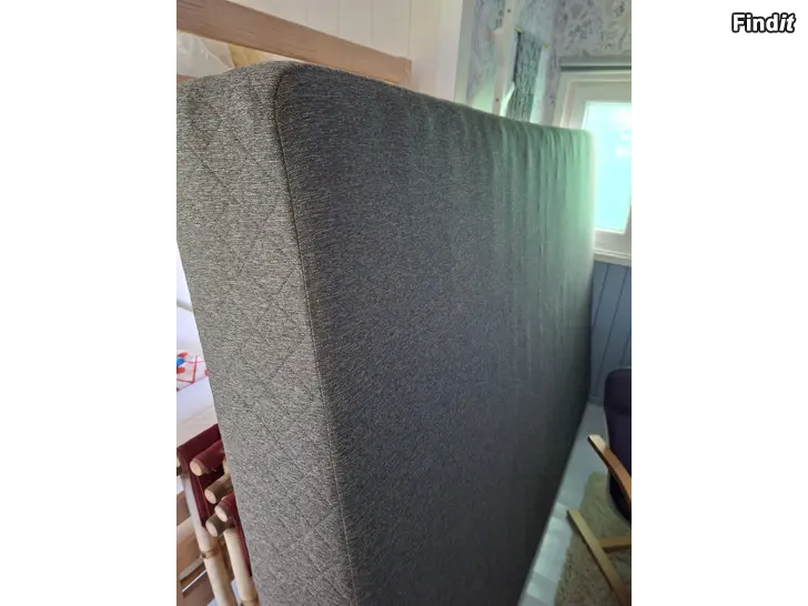 Säljes Säng 140 cm