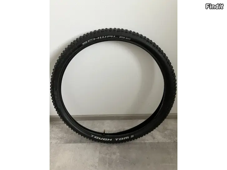 Myydään Schwalbe Tough Tom 26x2.1 54-559 + 2 kpl Sisäkumit