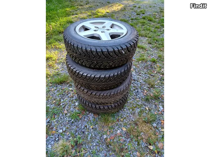 Säljes Vinterdäck på alufälg volvo