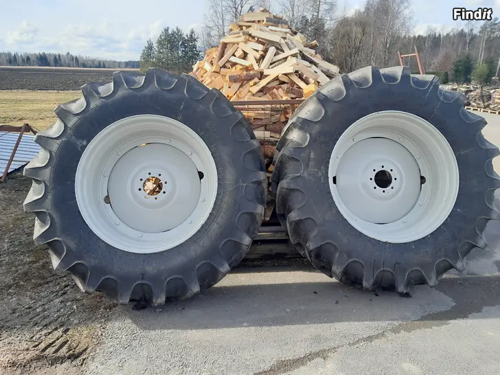 Säljes 520/85R38 PYÖRÄT