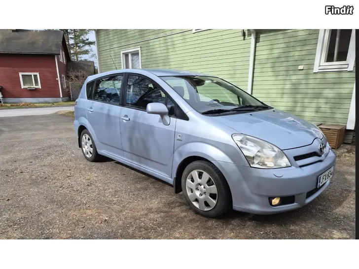 Myydään Toyota Corolla Verso 1.8i 7-paikkainen
