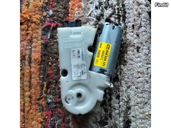 Myydään Kattoluukku moottori