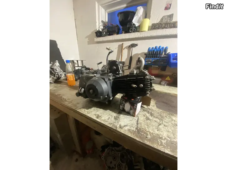 Säljes 86cc minimönkki automat motor