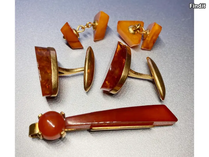 Myydään Förgylld mässing och bärnsten