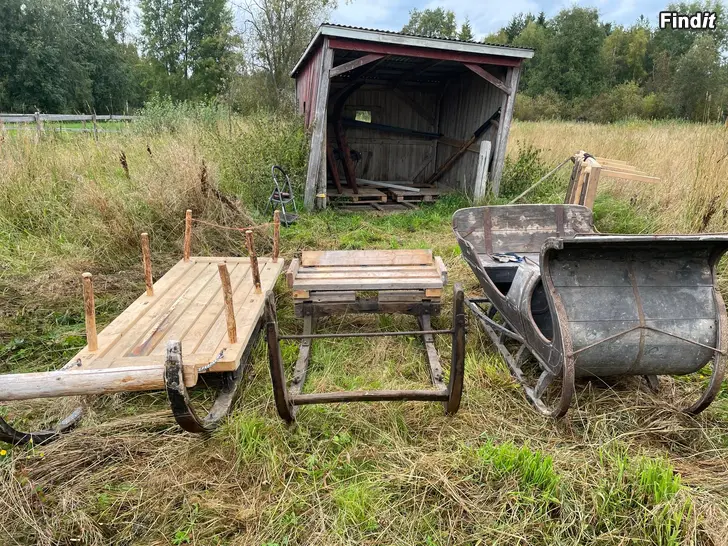 Myydään Rekiä ja kilpakärryt