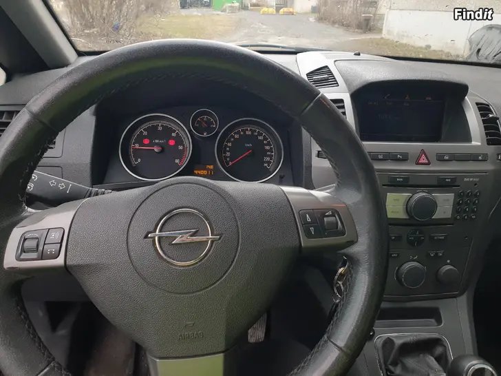 Myydään Opel zafira 1.9 cdti