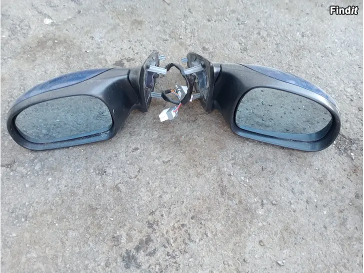 Myydään Peugeot 406 2001 takavalot ja peilit