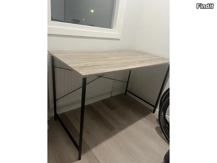 Säljes Skrivbord säljes