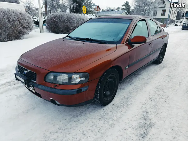 Myydään Volvo S60 2,4 2003