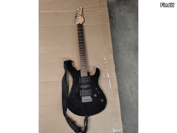 Myydään Elgitarr Yamaha ERG121C