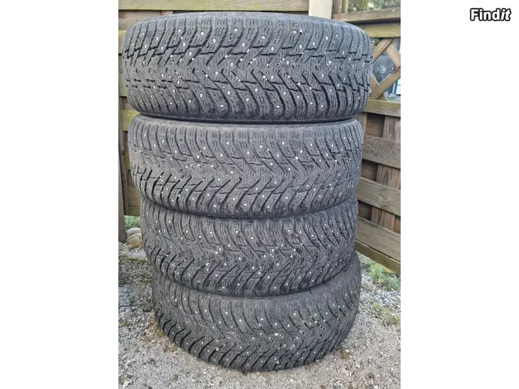 Myydään Talvirenkaat Nokian hakkapeliitta8 205 60 16