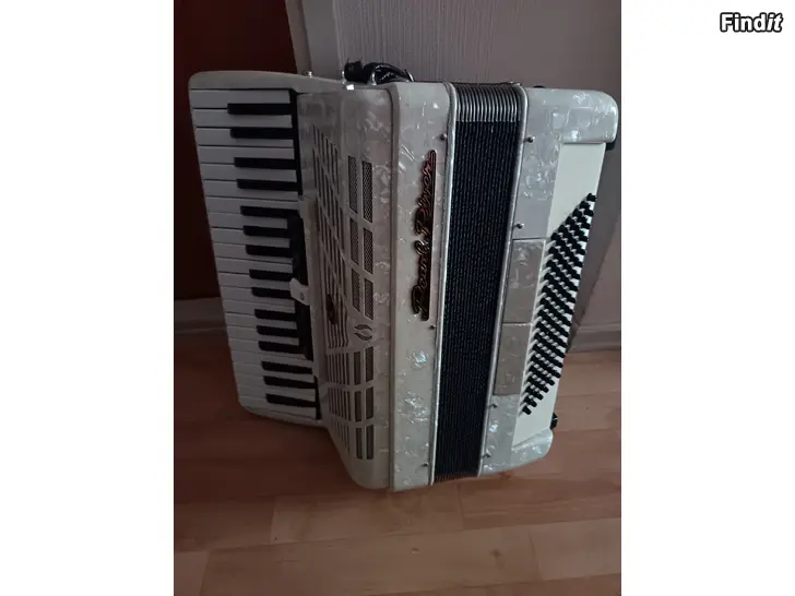 Säljes Pearl river dragspel