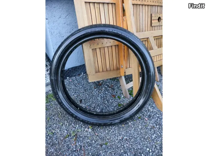 Myydään Metzeler
