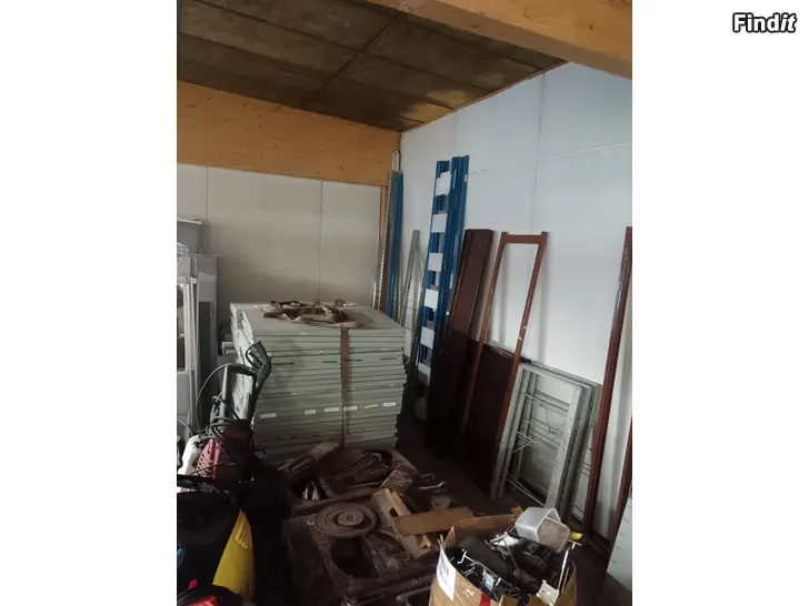 Myydään Bortslumpas hyllor o ben