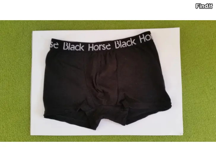 Myydään Black Horse poikien mustat bokserit 146-152 -hinta 2e