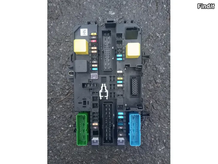 Myydään Opel Astra 2010 takasulake/relerasia 13220829