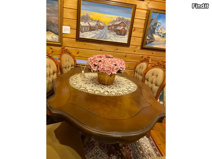 Säljes Kaunis puinen pöytäryhmä