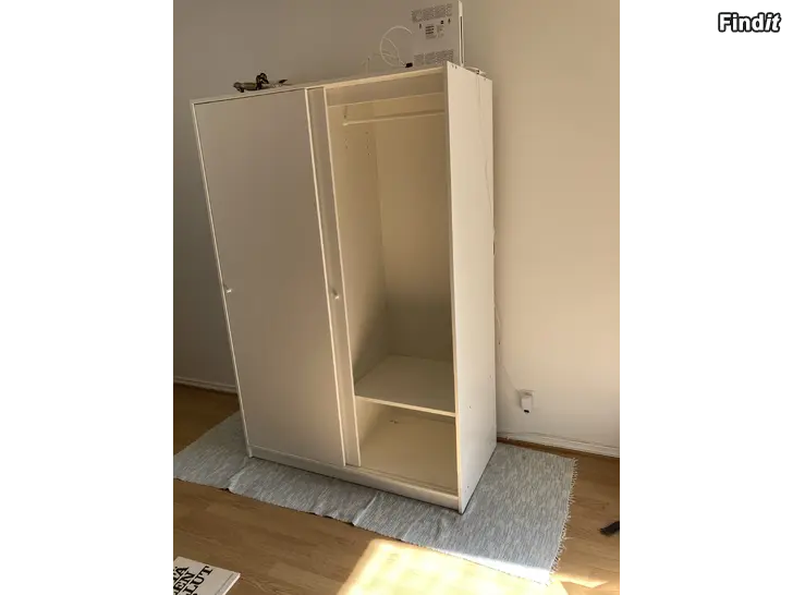 Myydään Vaatekaappi