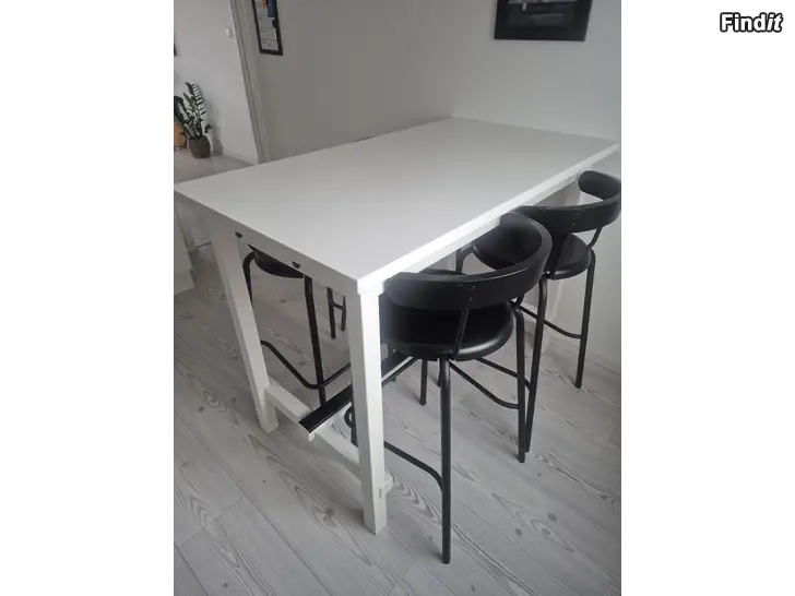 Säljes Ikea matbord och stolar