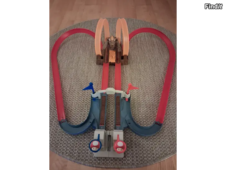 Säljes MarioKart bana / rata + Yoshi och Princess Peach