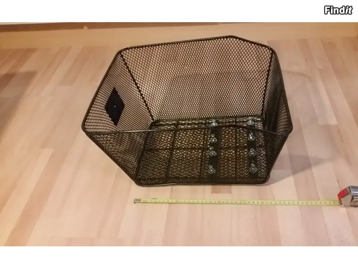Myydään Pyöräkori tavarakori noin  25cm x 33cm x 23cm polkupyörän tavaratelineeseen - 10e