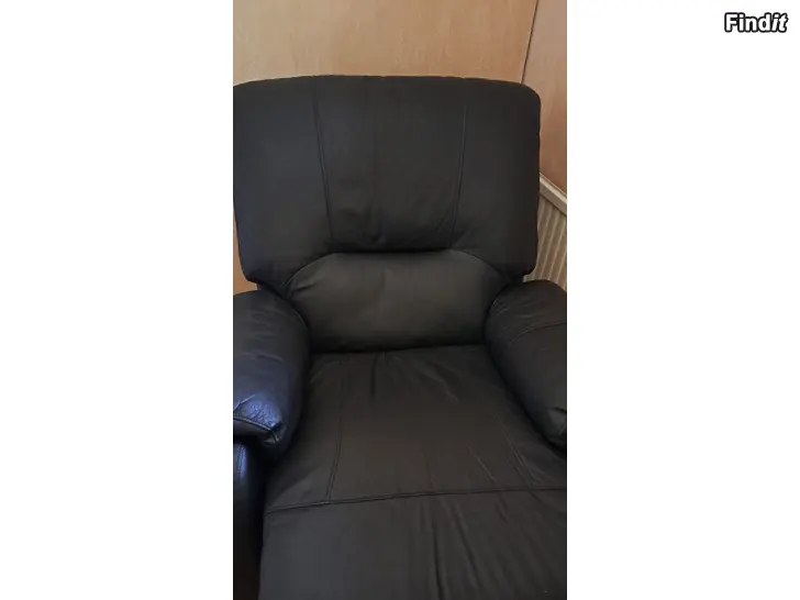 Säljes Svart fällbar läderfåtölj